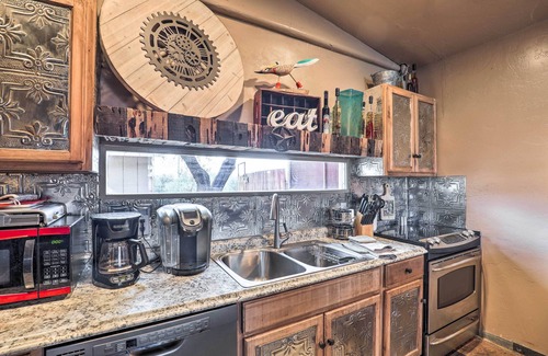 Tucson Maison | Tucson Home w / Porch & Lavish Yard près de Trail Heads