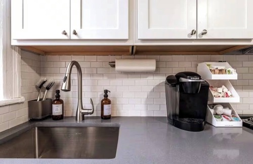 Shadyside Maison | Near UPMC, CMU, Pitt & Walnut + Free Parking