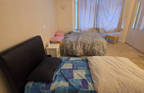 Wembley Central Maison | Near wembley stadium and the arch bar