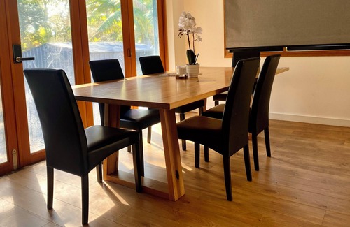 Macgregor Maison | NEAR WESTFIELD HOLIDAY HOME