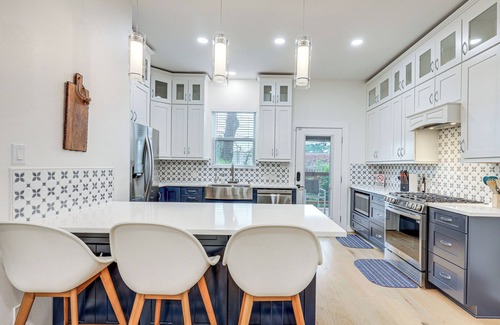 Mahncke Park Maison | Near Zoo & Riverwalk: Spacious Home w/ Heated Pool