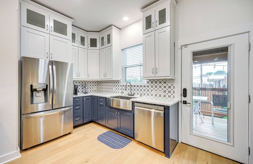 Mahncke Park Maison | Near Zoo & Riverwalk: Spacious Home w/ Heated Pool