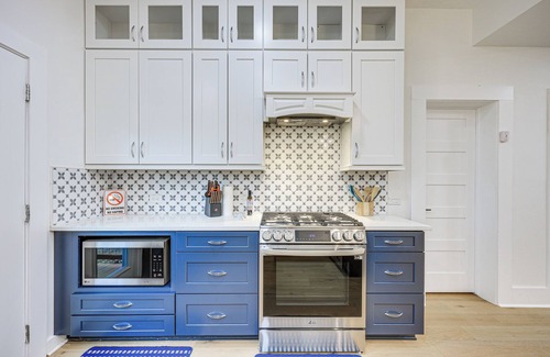 Mahncke Park Maison | Near Zoo & Riverwalk: Spacious Home w/ Heated Pool