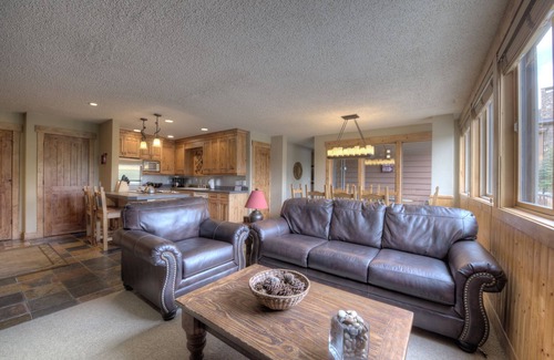 Breckenridge Copropriété | Condo parfaitement situé! Ski-In, marcher jusqu'à la télécabine, un pâté de maisons à Mainstreet