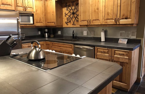 Breckenridge Copropriété | Condo parfaitement situé! Ski-In, marcher jusqu'à la télécabine, un pâté de maisons à Mainstreet