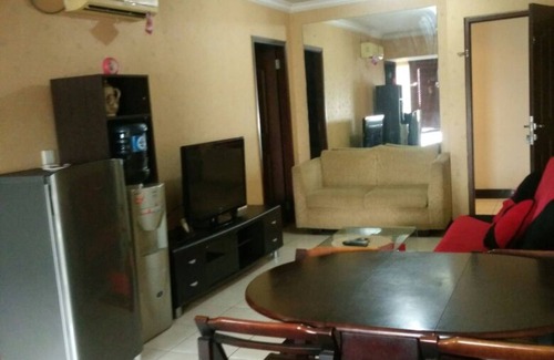 Panunggangan Utara Appartement | Appartement confortable avec balcon 2 BR pour 3 personnes à Serpong, GWR 1207