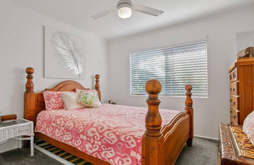 Tin Can Bay Maison | Neat and Tidy Holiday House with Inground Pool!