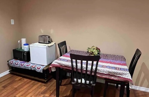 Brantford Maison | Neat & Cozy Private Basement in a House for your stay