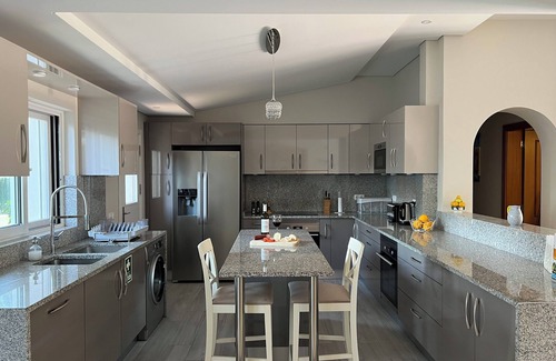 Vale do Garrao Villa | Fabuleuse villa de 4 chambres, avec piscine privée et jardin. Entièrement rénové pour 2019.