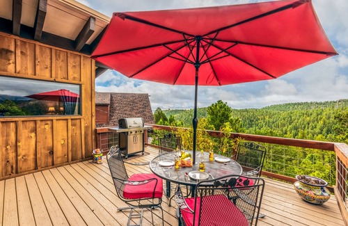 Alto Cabine | Neeley Mountain House, 2 chambres, 4 personnes, bain à remous, foyer au bois