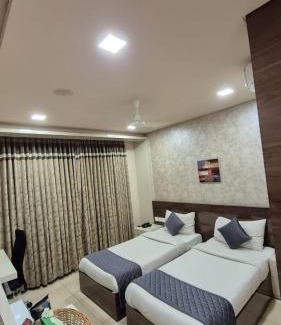 Town Hall Hôtel | Neermala Residency