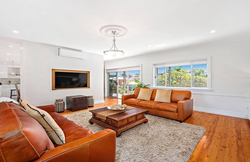 Nelson Bay Maison | Nelson Bay CBD Oasis - 13 Government Rd