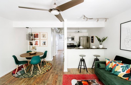 Clarksville Copropriété | Neon Cool with Pool, Clarksville by Downtown * FREE PARKING