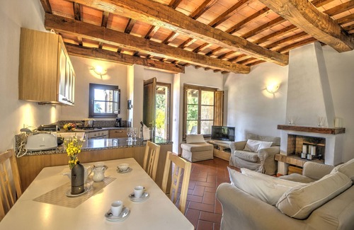 Roccalbegna Appartement | Nespola, Poderone, Roccalbegna, Grosseto and Maremma