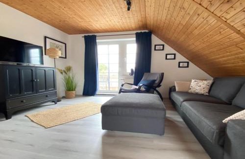 Neßmersiel Appartement | Nessmersiel, Ferienwohnung mit Balkon in Deichnähe, Wallbox, renoviert