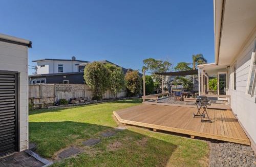 Cooks Beach Maison | Nest by the Beach - Cooks Beach Holiday Home
