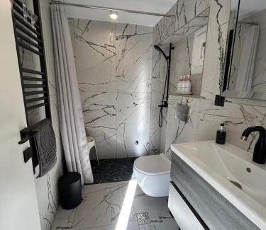 Neoi Epivates Appartement | Nest suite by Oikies Rentals