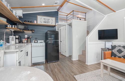 Spring Branch Maison | Nest · Texas Tiny House with a Big View