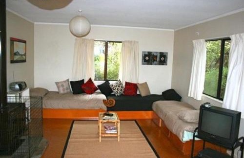 Pukawa Maison | Nestled Atop the Lane - Pukawa Bay Holiday Home