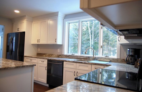 West Alton Maison | Juste remodelé. Niché entre le lac et Gunstock.
