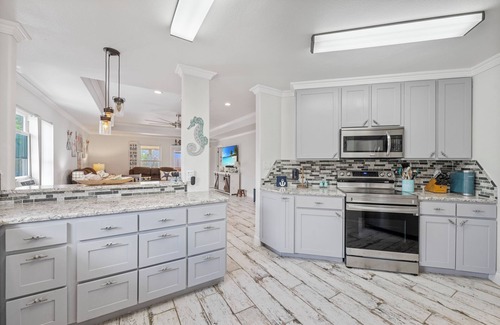 Port Aransas Maison | Nestled in downtown Port Aransas and just minutes from the beach