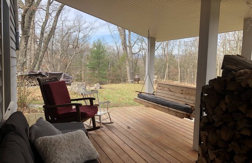 New Paltz Maison | Hip Hudson Valley Homestead Niché dans un paysage luxuriant