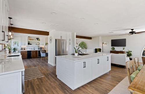 Tucson Maison | Nestled in the beautiful desert of Tucson, this home will take your breath away.