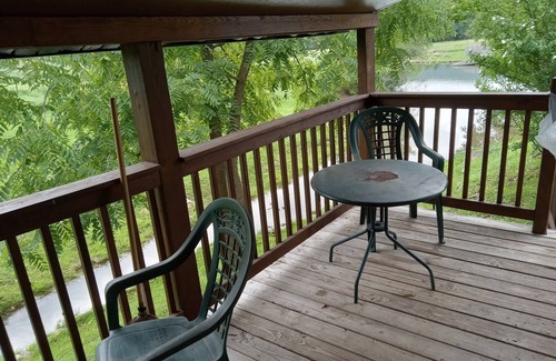 Allenwood Cabine | Nestled is the word for this country setting. Country living in its purest form.
