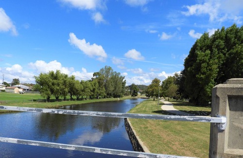 Stanthorpe Maison | Netley House- central, stylish, haven.