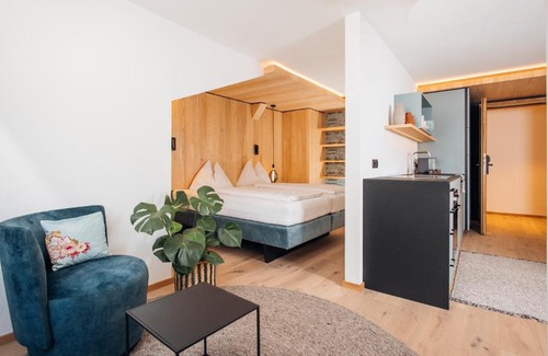 Stams Appartement | Neu renovierte Ferienwohnungen im Hotel Hirschentenne