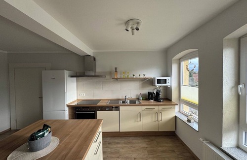 Waldeck Appartement | Neu Saniert: Ferienwohnung OG im Ferienhaus Waldecker Auszeit in Ruhiger Lage