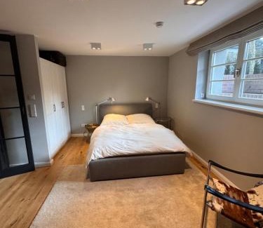 Kleinmachnow Appartement | Neue 2 Zimmer Wohnung im Grünen mit Terrasse und Platz