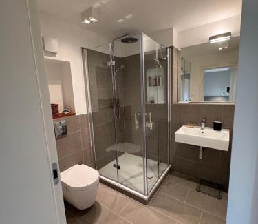 Kleinmachnow Appartement | Neue 2 Zimmer Wohnung im Grünen mit Terrasse und Platz