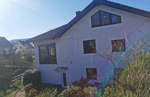 Schweich Appartement | Neue Ferienwohnung im Herzen Schweichs - mit Großem Garten und Ruhiger Terrasse