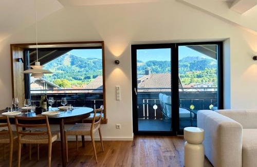 Wertach Appartement | Neue Ferienwohnung mit Bergblick & Sauna