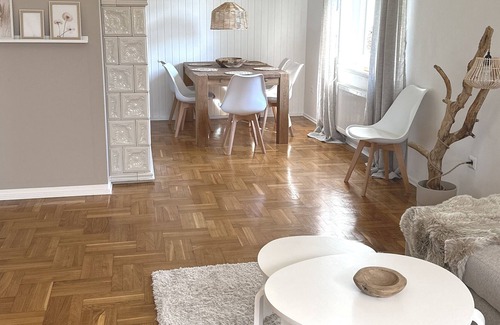 Schloss Holte-Stukenbrock Appartement | Neue, Moderne, 70m² Große Ferienwohnung mit Überdachter Terrasse und Garten