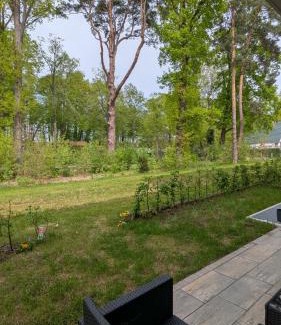 Bestensee Appartement | Neue moderne große Wohnung am See mit Terrasse, Garten, Einbauküche, Badewanne, Dusche, nähe Berlin