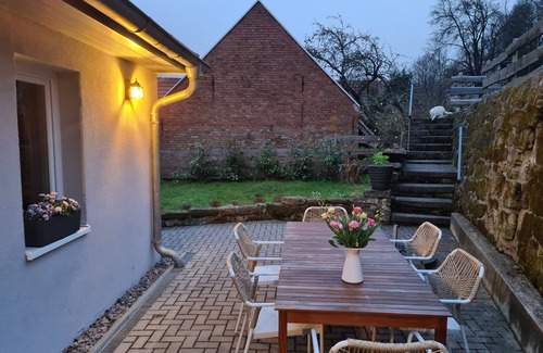 Heinrichs Maison | Neue, Sonnige und Gemütliche Ferienwohnung mit 2 Terrassen und 2 Schlafzimmern
