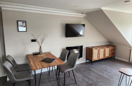 Schwerin Appartement | Neumühler Hof- stilvolle Ferienwohnung "Lisa", kostenfreie Parkplätze und Netflix