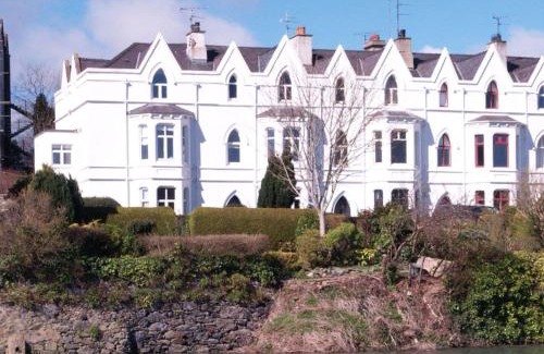 Menai Bridge Maison | Nevadd - Uk12303