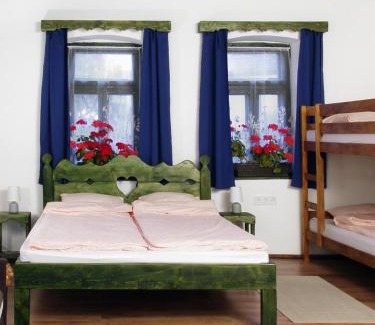 Bator Maison | Nevenincs Vendégház
