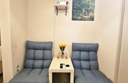 Okubo Appartement | New #편의점10초#신주쿠2분#신오쿠보역5분#16평#최대4명#부엌침실#나리타공항50분#아늑한아파트#고급매트리스