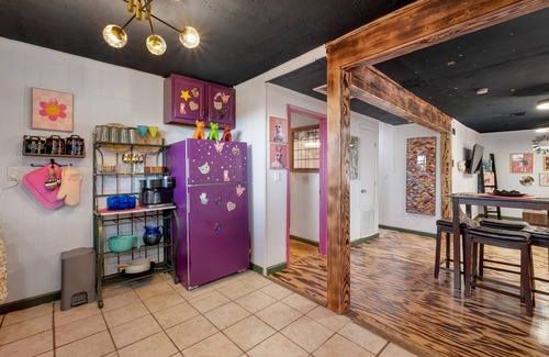 Griffin Heights Maison | New-1 Mile to FSU-Artsy Tree-House