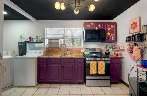 Griffin Heights Maison | New-1 Mile to FSU-Artsy Tree-House