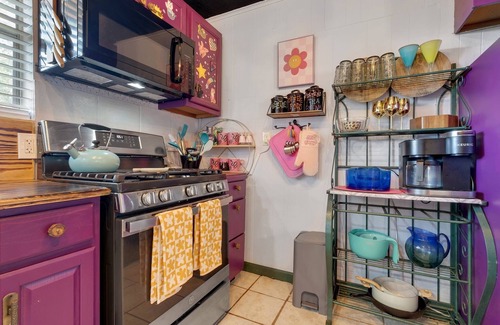 Griffin Heights Maison | New-1 Mile to FSU-Artsy Tree-House