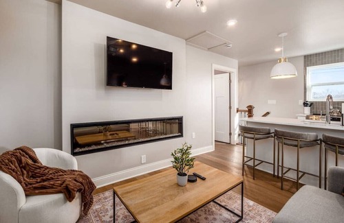 Columbus Maison | NEW | 1mi to Nationwide |KingBed