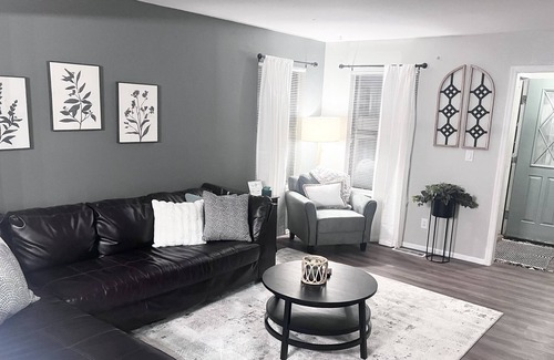 Enid Maison | NEW 2 Bed, 1.5 Bath Duplex
