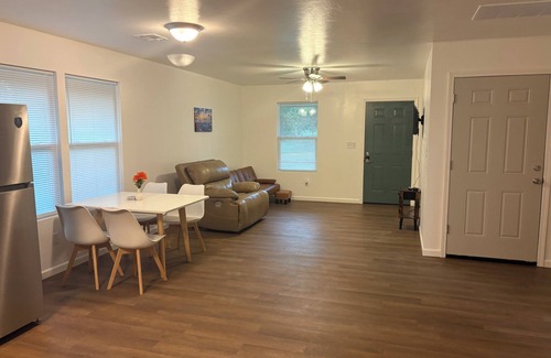Guthrie Maison | New 2-bedroom Duplex in Guthrie close to I-35