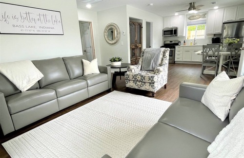 Bass Lake Cottage | New 2 Bedroom Guest Cottage on Bass Lake - Paddleboard/Private Boat Ramp/Bikes
