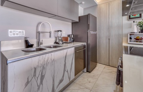 Isla Iguana Appartement | New 2 BR Condo Right in the Marina - Rooftop Pool
